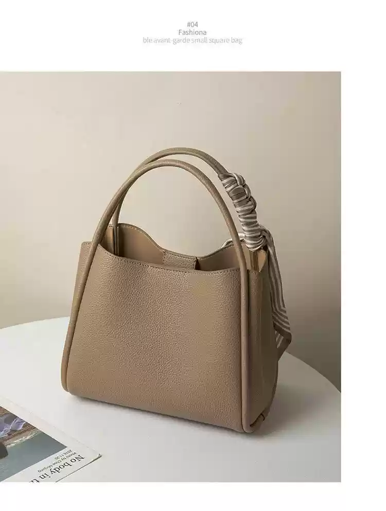 https://fulmo-img-server.com/lmc-leather-bag-store/1751696728109_lgoaipcb_d6r3oqv0.webp