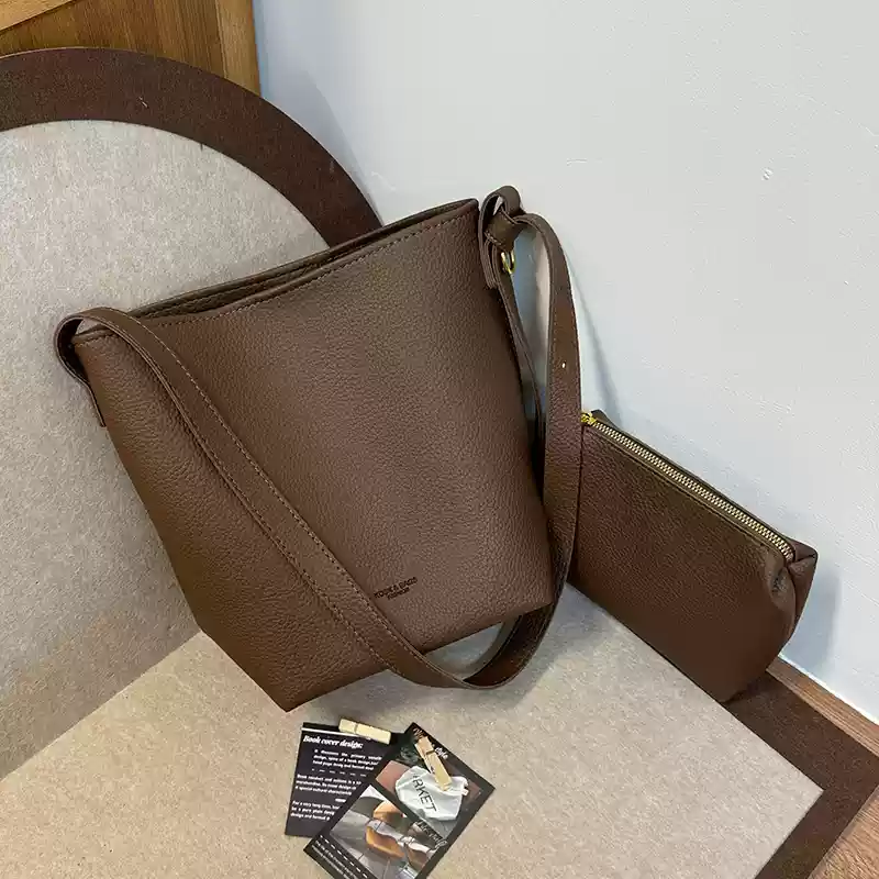 https://fulmo-img-server.com/lmc-leather-bag-store/1751696729685_57gz95p9_r5wwa7m3.webp