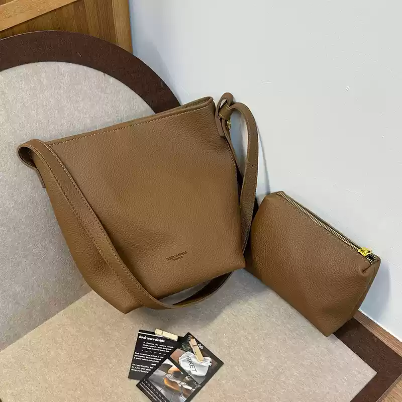 https://fulmo-img-server.com/lmc-leather-bag-store/1751696730970_xdrju3xy_n0b6kwpn.webp