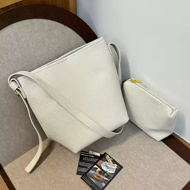 https://fulmo-img-server.com/lmc-leather-bag-store/1751696731000_uch7a5oa_o33edtm8.webp