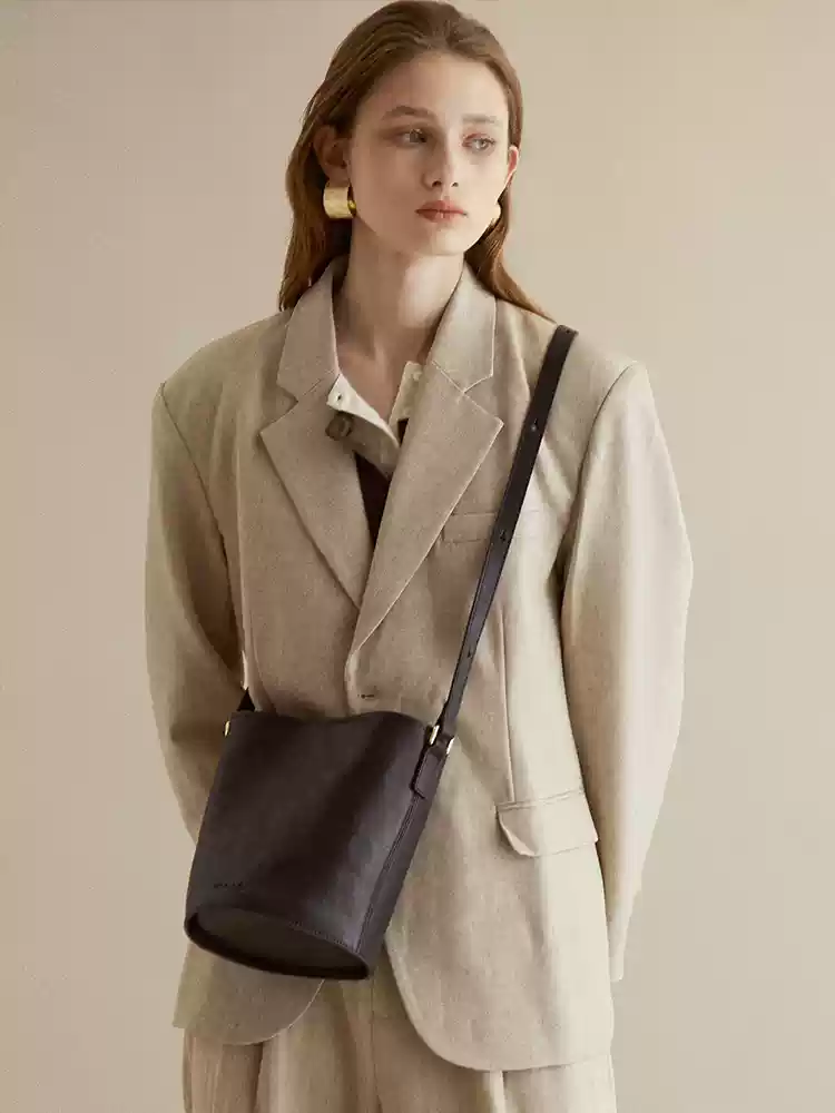 https://fulmo-img-server.com/lmc-leather-bag-store/1751696732031_p8uobsac_66yaqfga.webp