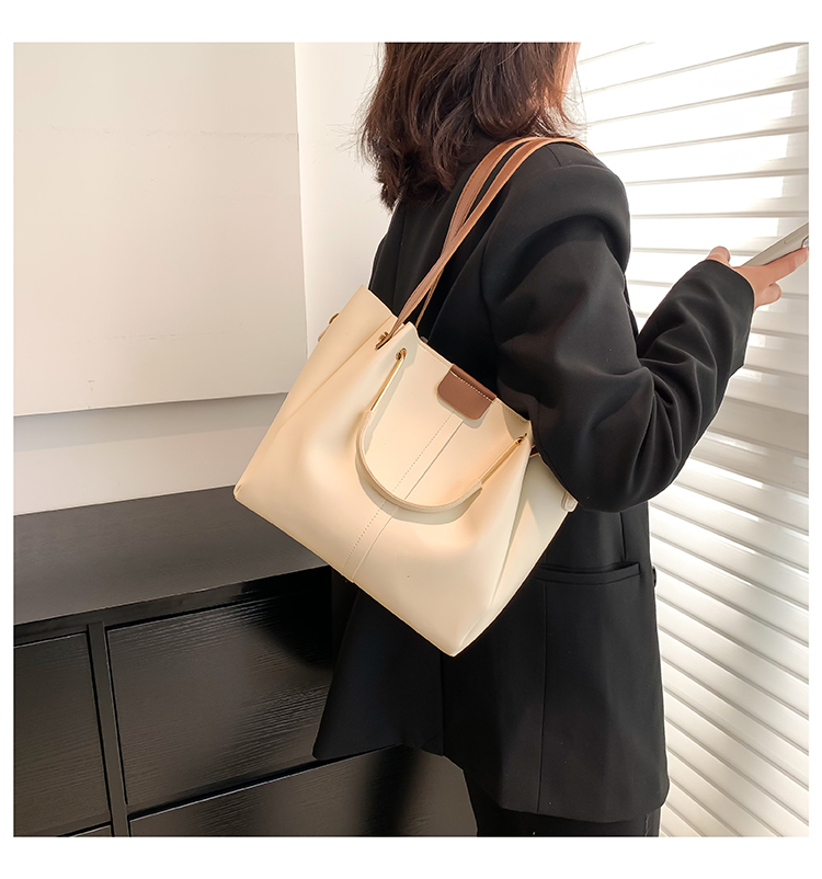 https://fulmo-img-server.com/lmc-leather-bag-store/1751696732389_1cgerncu_1fh6ccnh.jpg