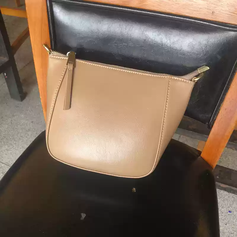 https://fulmo-img-server.com/lmc-leather-bag-store/1751696741887_2dswxnes_k5fnpm09.webp