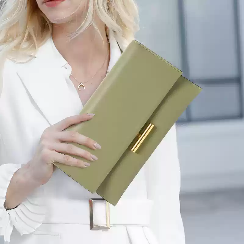 https://fulmo-img-server.com/lmc-leather-bag-store/1751696837993_wb2be5ir_0get4uh0.webp