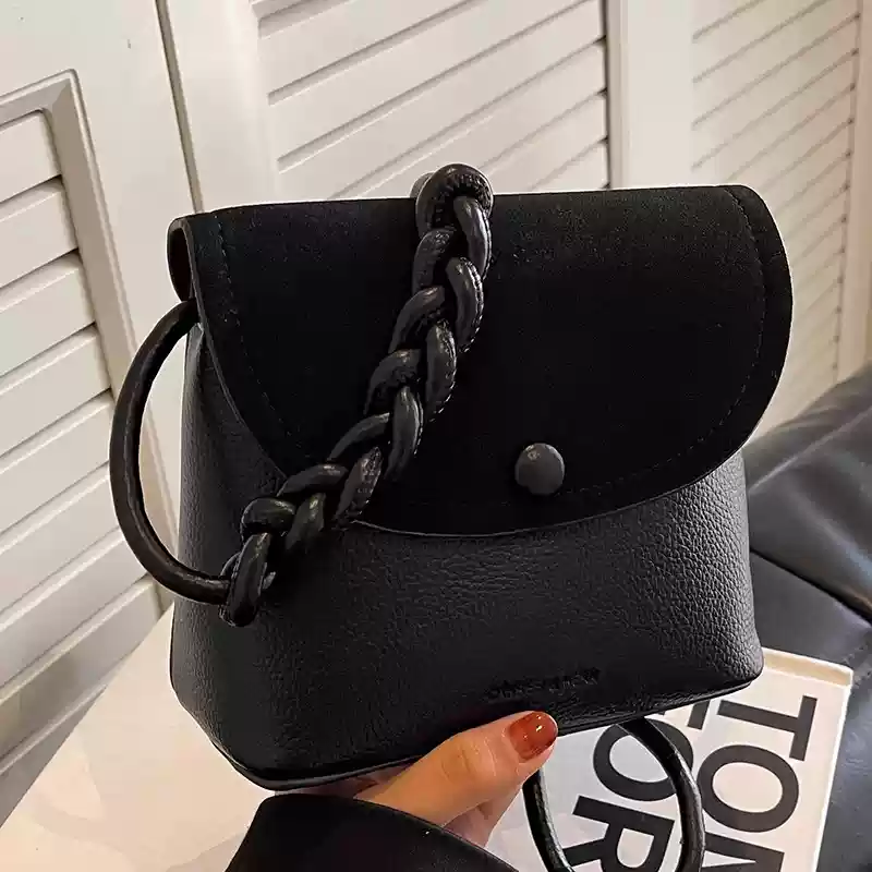 https://fulmo-img-server.com/lmc-leather-bag-store/1751697315668_duwg6mm9_rzkce5sa.webp