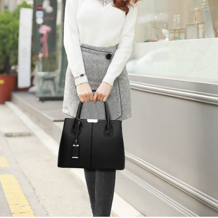 革バッグレディース 上品な型押しレザー二重持ち手トートバッグ