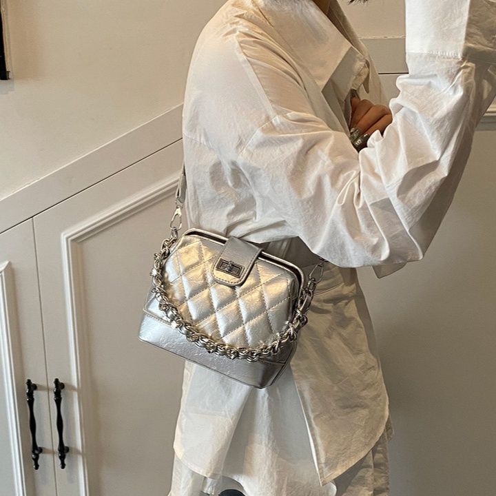 革バッグレディース キルティング柄チェーン付き小型ハンドバッグ