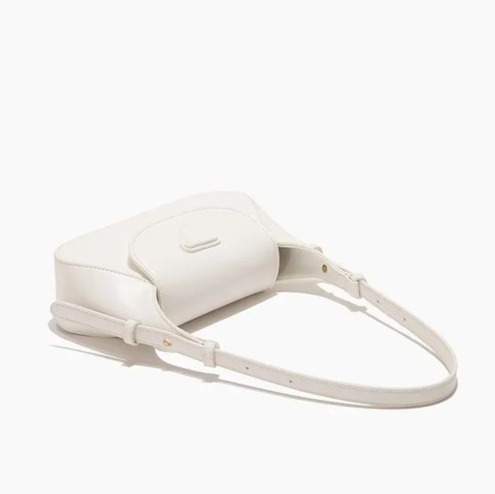 革バッグレディース 三角金具付き本革ショルダーハンドバッグ