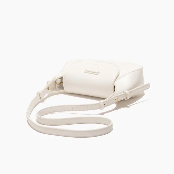 革バッグレディース 三角金具付き本革ショルダーハンドバッグ