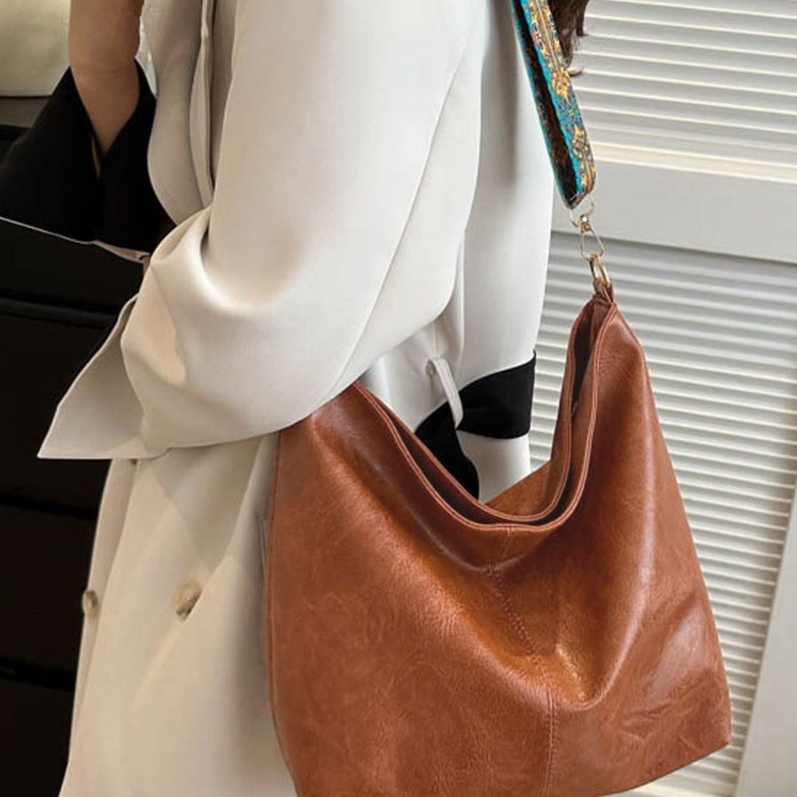 革バッグレディース 軽量合皮トートバッグ 刺繍ストラップ付き肩掛けカバン