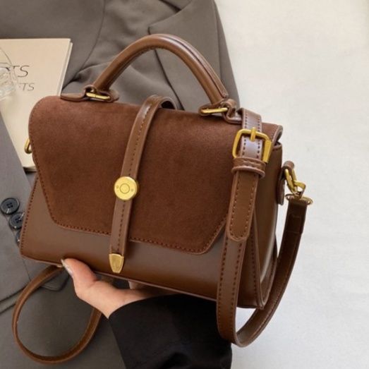https://fulmo-img-server.com/lmc-leather-bag-store/1774832954419_35q733hb_wl6xkewl.jpeg