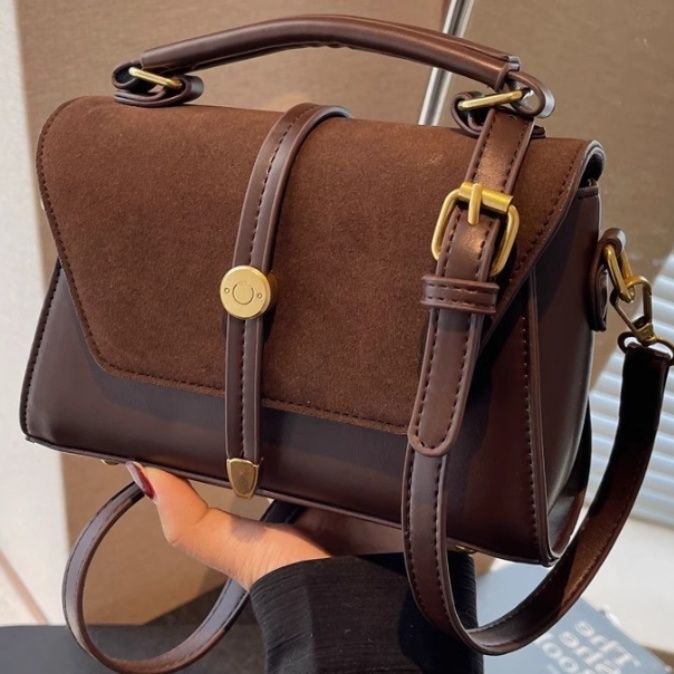 https://fulmo-img-server.com/lmc-leather-bag-store/1774832987909_wcm2p8aq_r1d5lzew.jpeg