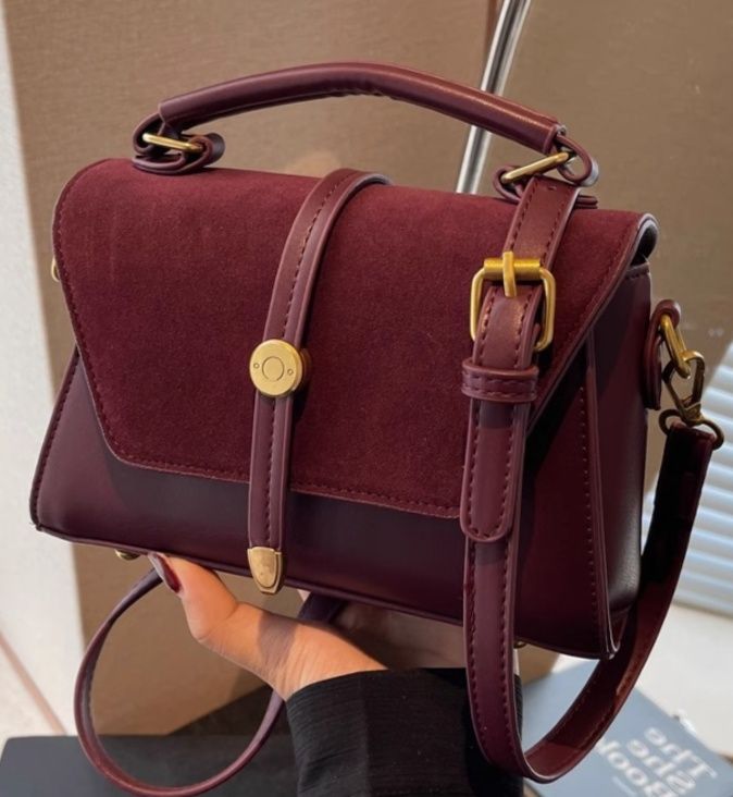 https://fulmo-img-server.com/lmc-leather-bag-store/1774833029921_uzc09vc8_72ykjb3u.jpeg