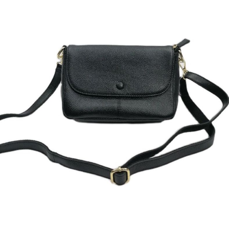 https://fulmo-img-server.com/lmc-leather-bag-store/1784083388572_w4f3u79s_o844f8sf.jpeg