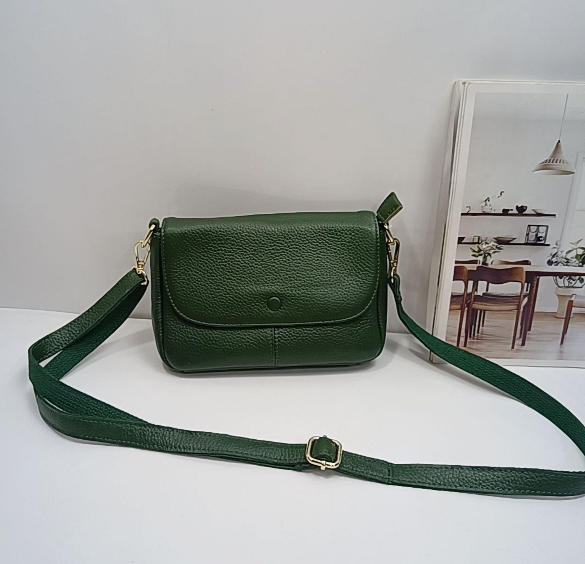 https://fulmo-img-server.com/lmc-leather-bag-store/1784083530403_w6hmu10a_dgt9tv5t.jpeg