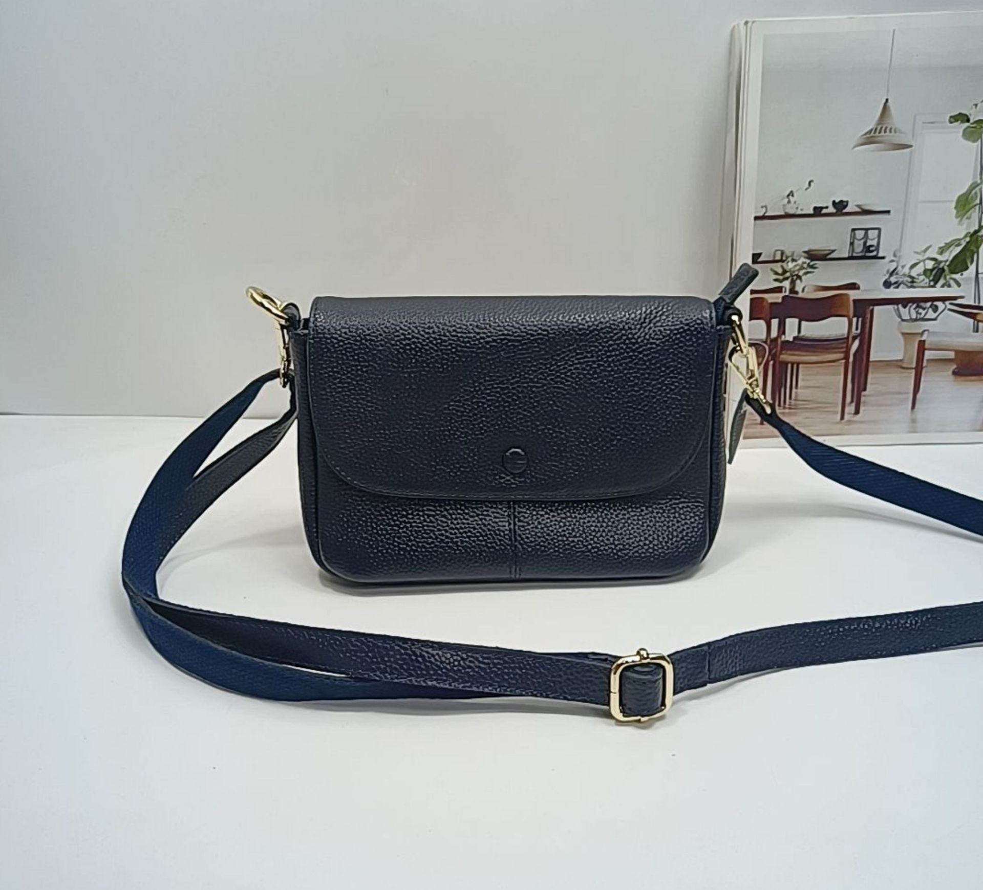 https://fulmo-img-server.com/lmc-leather-bag-store/1784083566414_jq71an19_iwnk0kz8.jpeg