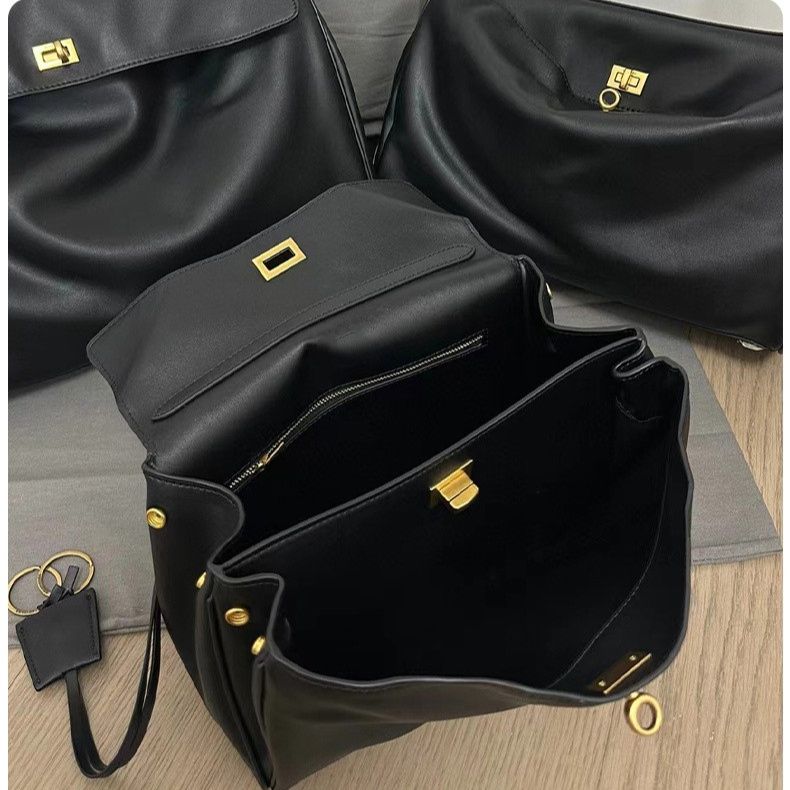 https://fulmo-img-server.com/lmc-leather-bag-store/1788728159206_2bazjb5i_nrjeh4kp.jpeg