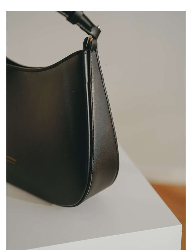 https://fulmo-img-server.com/lmc-leather-bag-store/19b018a2dc914fb4a48a1a0bcec81b89.jepg