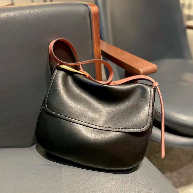 https://fulmo-img-server.com/lmc-leather-bag-store/1e6fd89d64ba468db9291dad067061f9.jepg