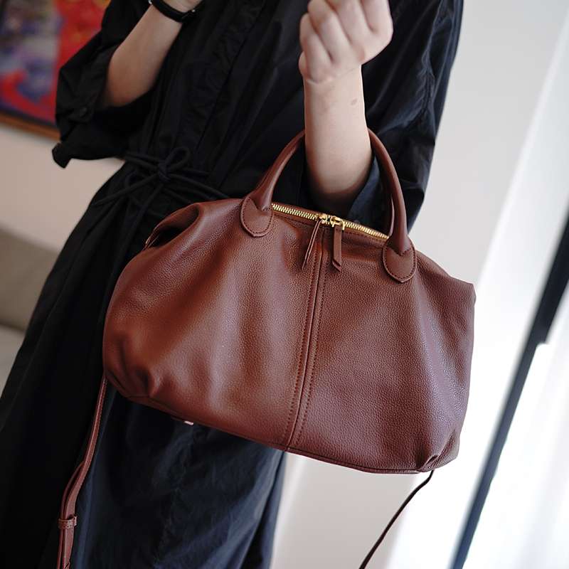 https://fulmo-img-server.com/lmc-leather-bag-store/229631a973d446a080b6690190fe9639.jepg