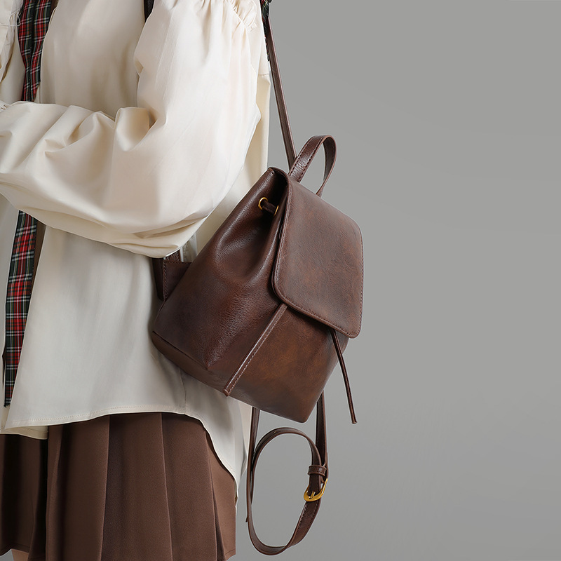 https://fulmo-img-server.com/lmc-leather-bag-store/286c36bd-f45c-4632-be21-e05636e7f53b.jpg