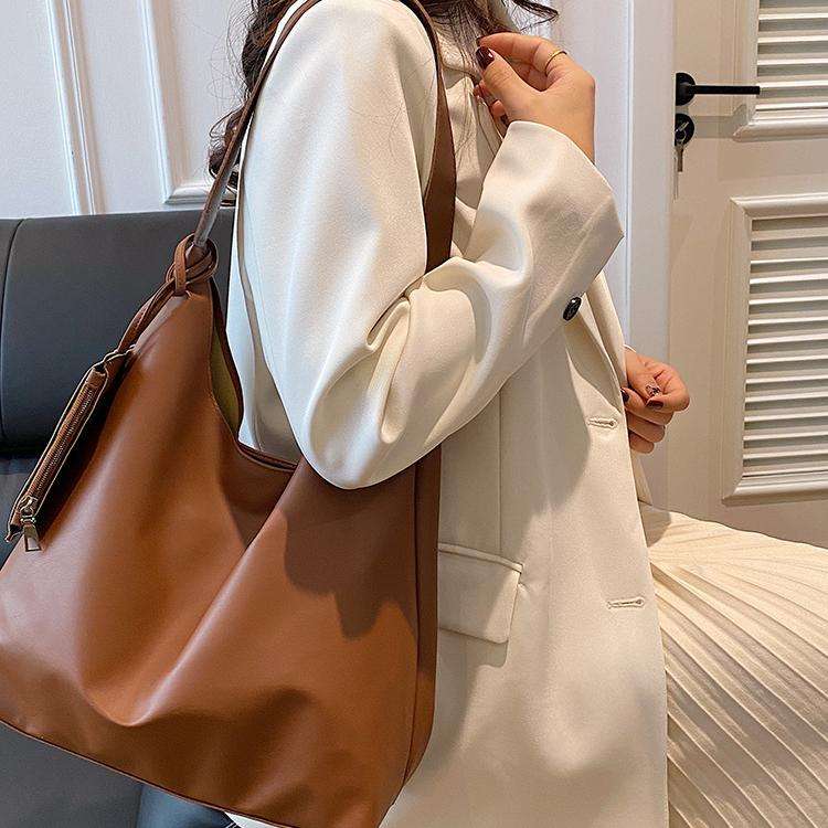 https://fulmo-img-server.com/lmc-leather-bag-store/2877b35f109e43a0ade5fb3d94d211fd.jepg