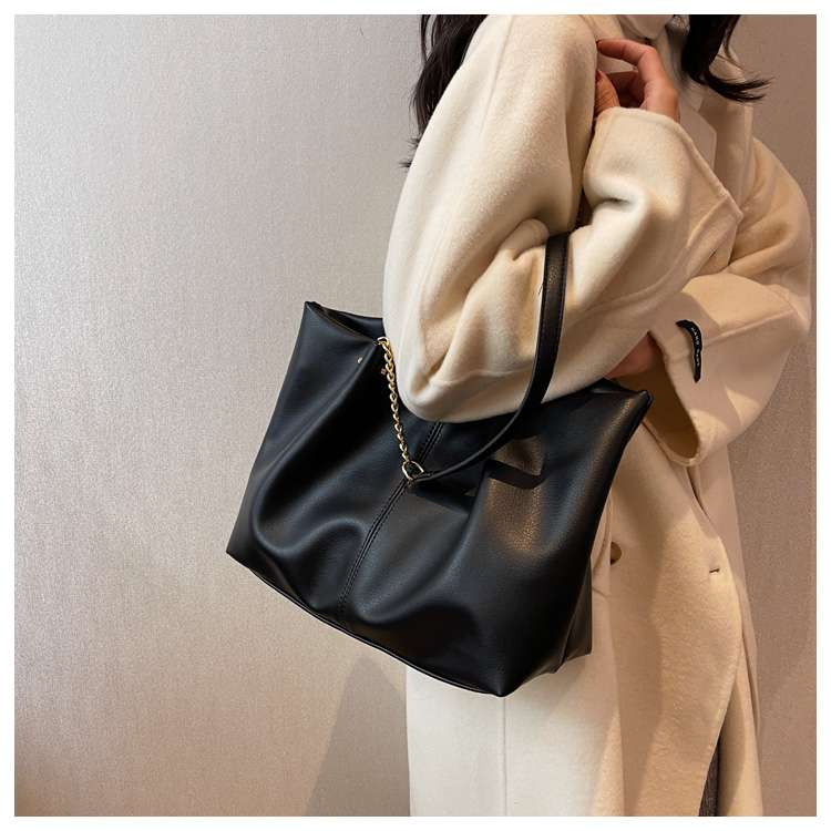 https://fulmo-img-server.com/lmc-leather-bag-store/297f288aa32c421f9bfc571b031f47bf.jepg