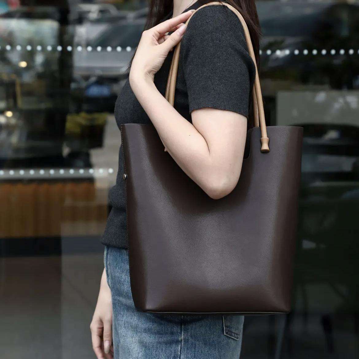 https://fulmo-img-server.com/lmc-leather-bag-store/2c167dee22344a6daaaf73d9e6ec48c1.jepg