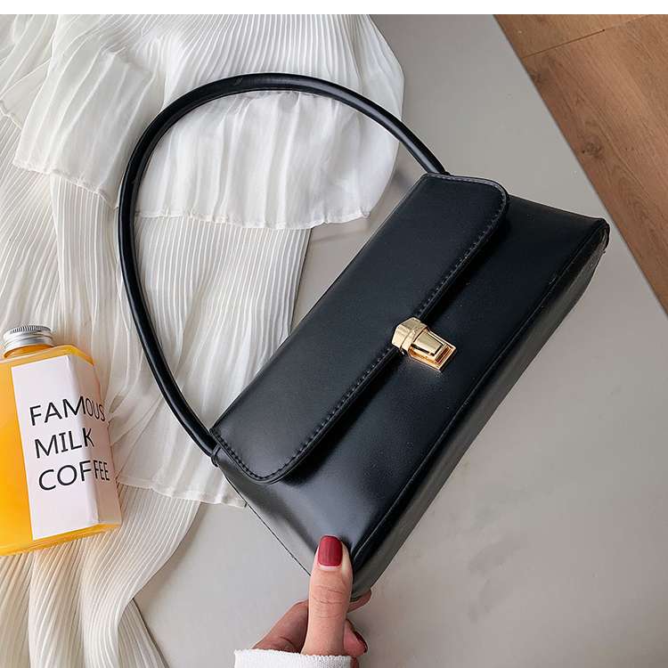 https://fulmo-img-server.com/lmc-leather-bag-store/2c52ceb3c6b1468cbaaeeccbc5bbe888.jepg