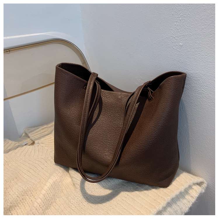 https://fulmo-img-server.com/lmc-leather-bag-store/303a7259695446ae965a66d50381a273.jepg