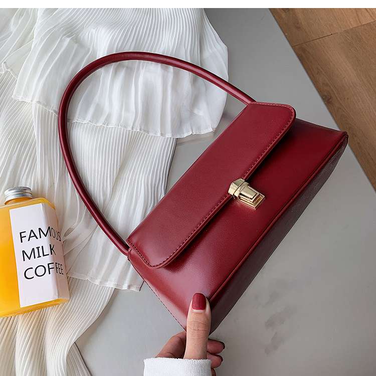 https://fulmo-img-server.com/lmc-leather-bag-store/31b68d4548984cc592a79f0ea2b00403.jepg