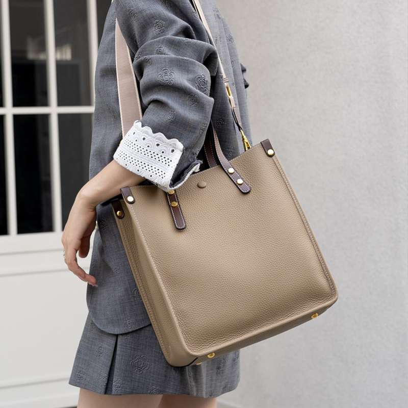 https://fulmo-img-server.com/lmc-leather-bag-store/33262372472442919be78b532126a4bf.jepg