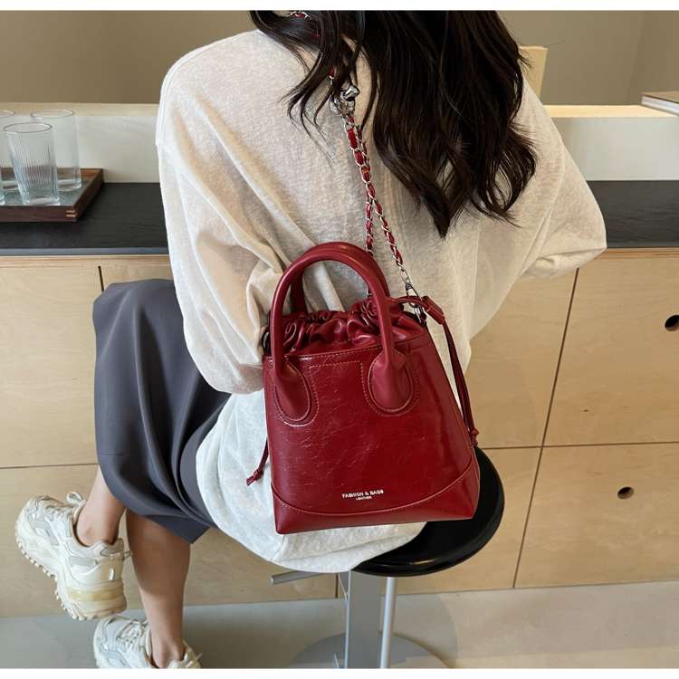 https://fulmo-img-server.com/lmc-leather-bag-store/3437bbc6abe846269ae72f89dc2e10e6.jepg