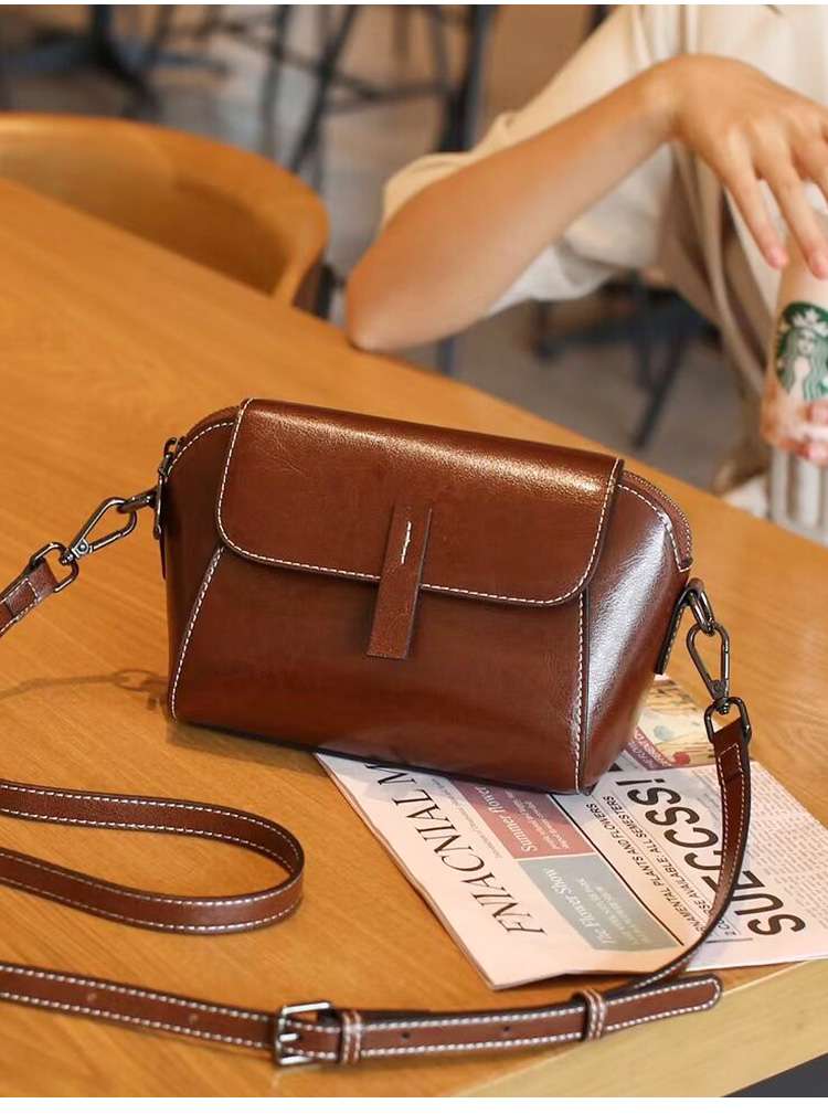 https://fulmo-img-server.com/lmc-leather-bag-store/3806ee2763e445d6ae2c60074b4c0cbd.jepg