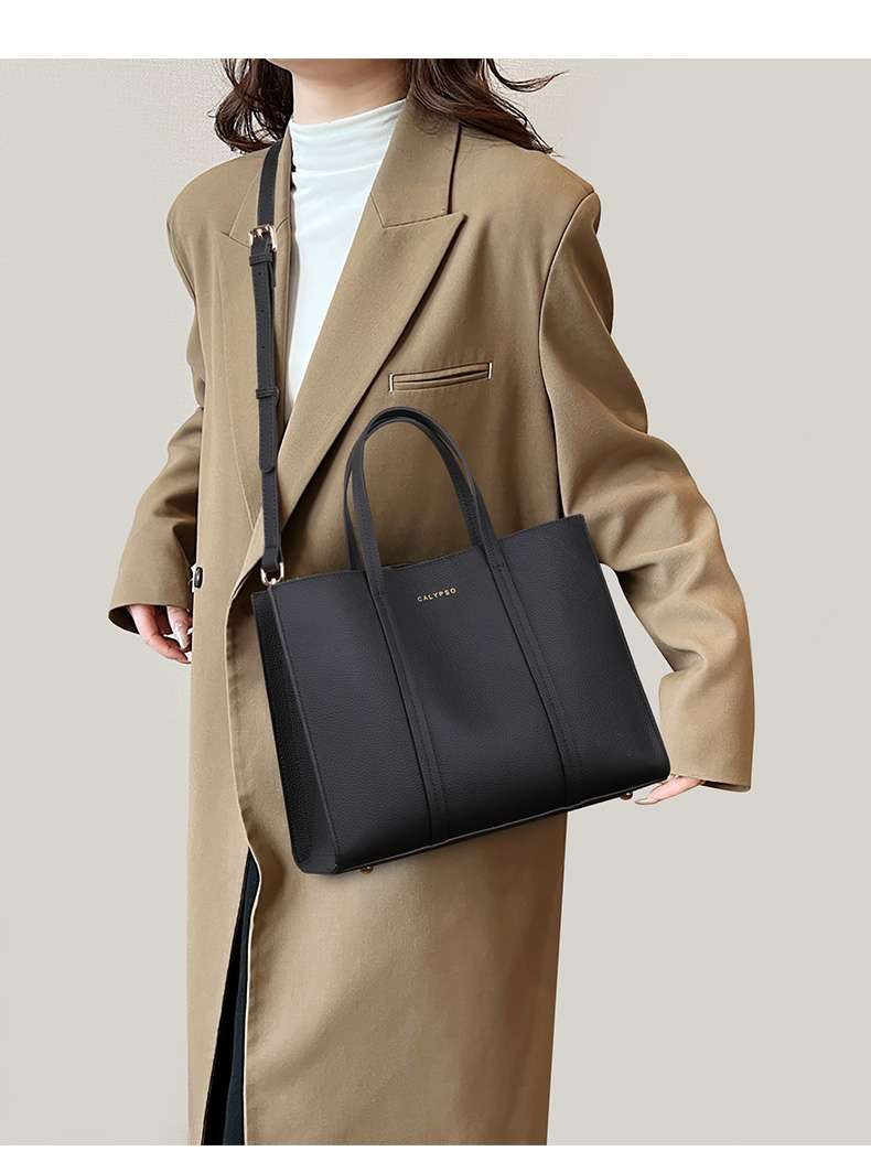 https://fulmo-img-server.com/lmc-leather-bag-store/3c9a32fadc054c22966c505ba912052e.jepg