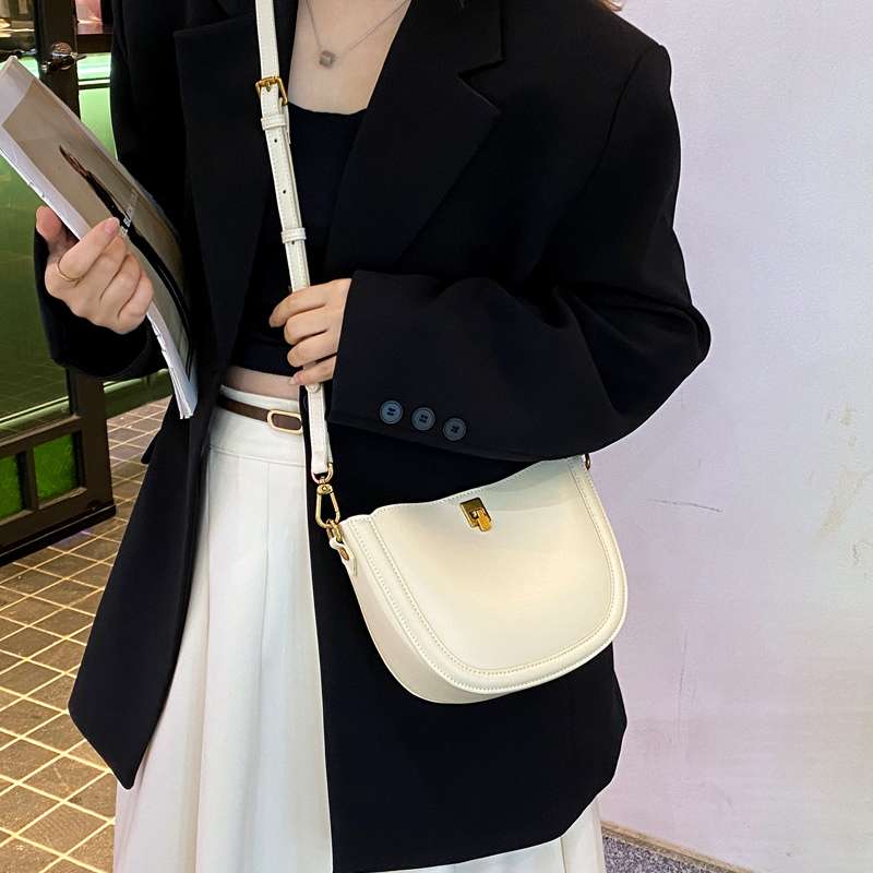 https://fulmo-img-server.com/lmc-leather-bag-store/3cee9bc063df48238c1f7730f2eaa56f.jepg