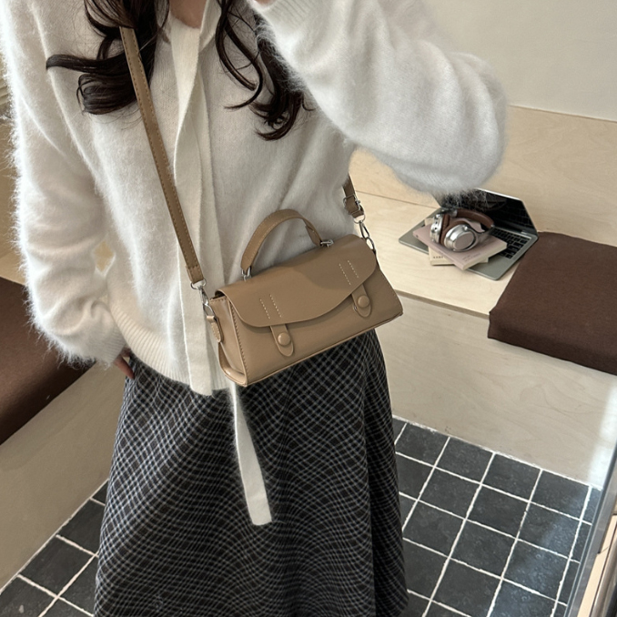https://fulmo-img-server.com/lmc-leather-bag-store/3df226a5-7bf5-421b-846f-84d66f8b63a7.jpg