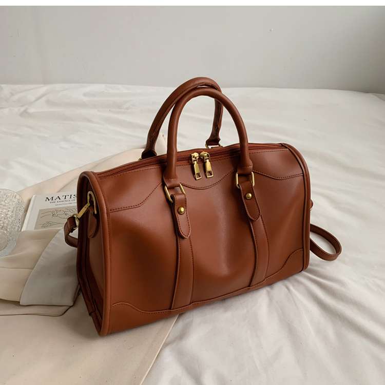 https://fulmo-img-server.com/lmc-leather-bag-store/3e97ad272bb44c1ba1bdc6dd350a7b96.jepg