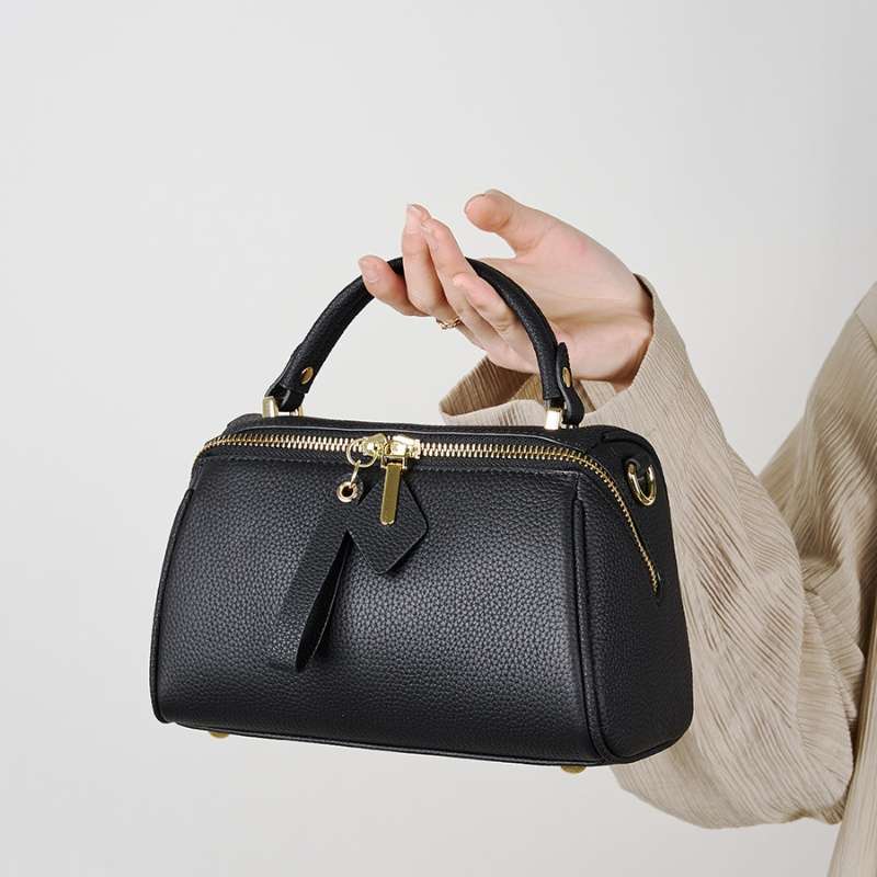 https://fulmo-img-server.com/lmc-leather-bag-store/40e6439f3ee047f5af461cfef84cf0f1.jepg