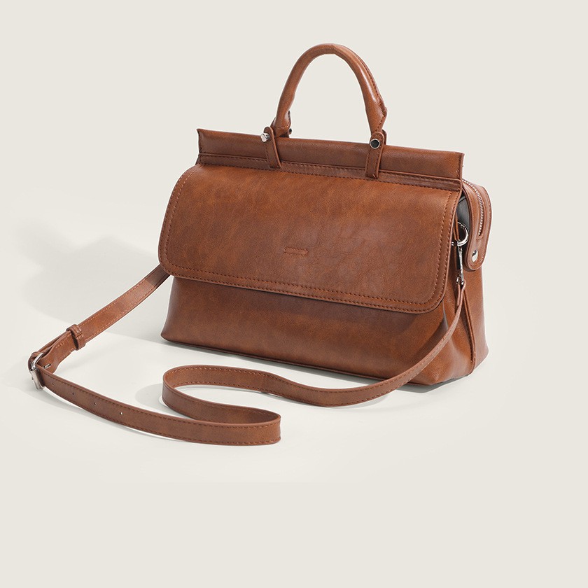 https://fulmo-img-server.com/lmc-leather-bag-store/43fc20fc-08b2-411c-9ccf-3728d2a118d2.jpg