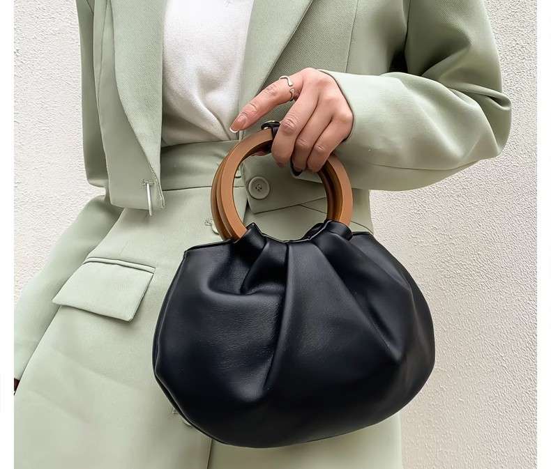 https://fulmo-img-server.com/lmc-leather-bag-store/44a2cbbea3344a0485245cef47aa3b8f.jepg