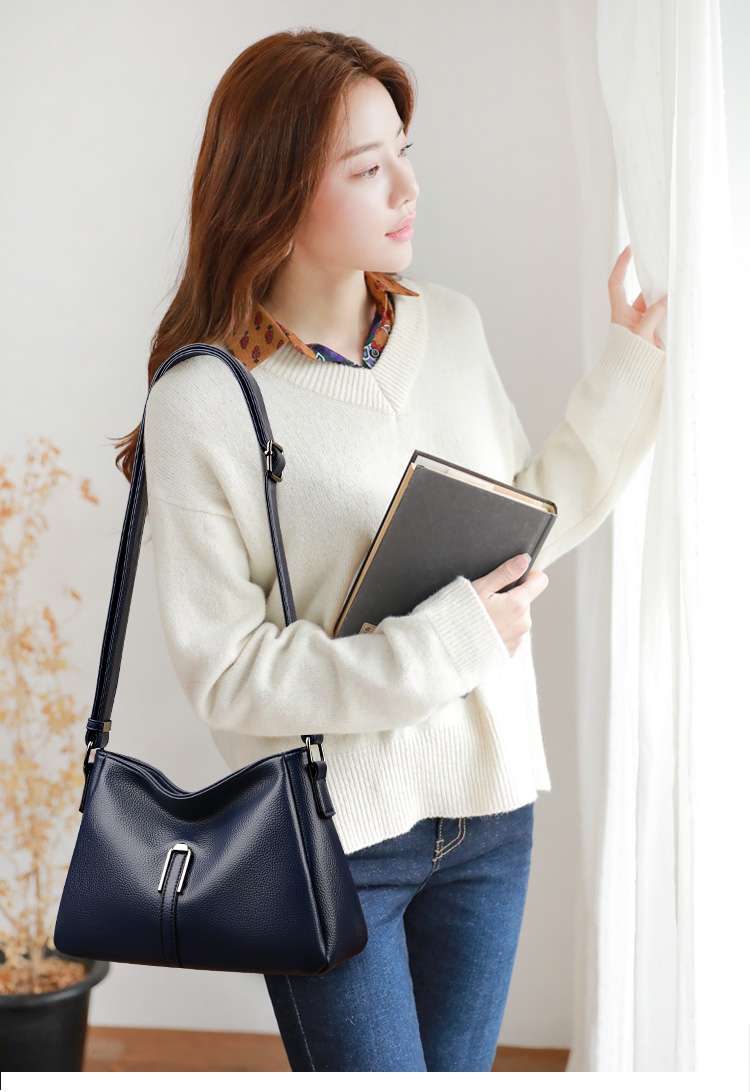 https://fulmo-img-server.com/lmc-leather-bag-store/47f49cae022643eebf156b2a524331a6.jepg