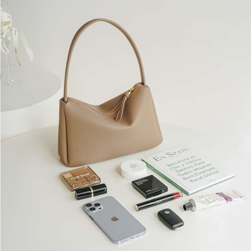 https://fulmo-img-server.com/lmc-leather-bag-store/4894232bdd1844fda5b771b2437cada4.jepg