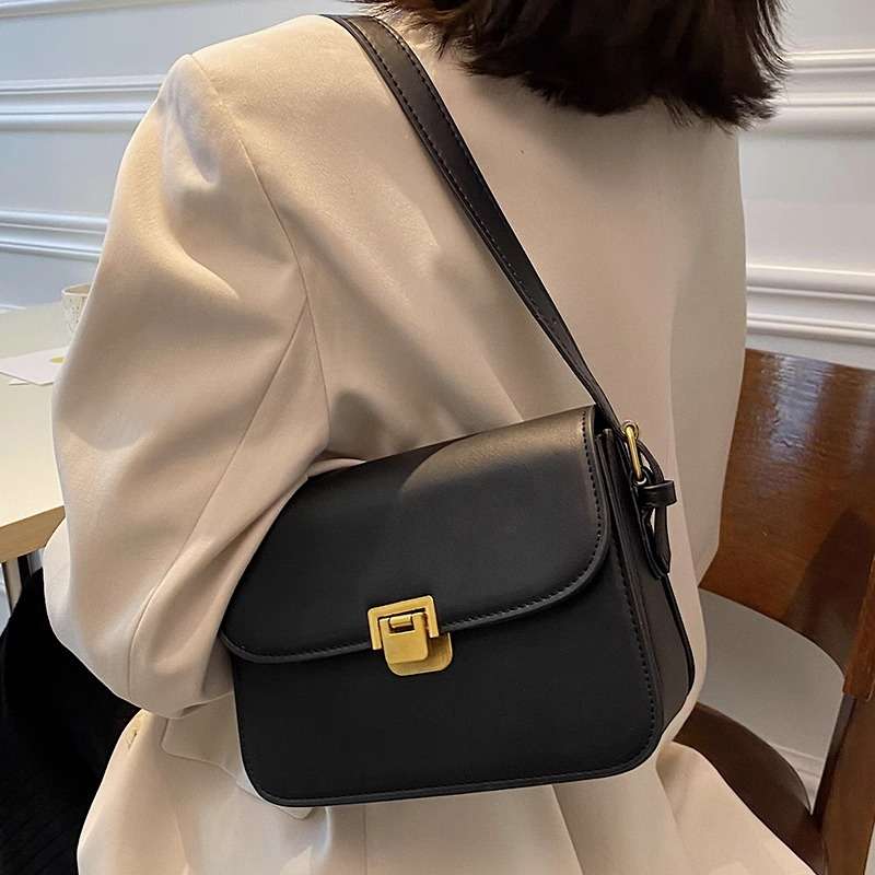 https://fulmo-img-server.com/lmc-leather-bag-store/502126231a4e408abc32dc7fb4b5979e.jepg