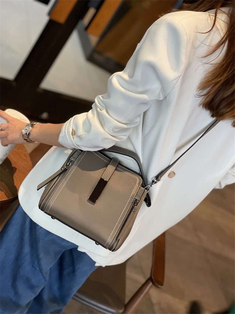 https://fulmo-img-server.com/lmc-leather-bag-store/5291c1bb289d46be9c488da5c9b7c1c4.jepg