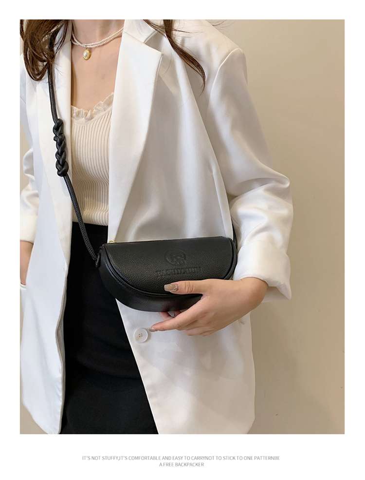 https://fulmo-img-server.com/lmc-leather-bag-store/5909603f9e82498bb62ab2859cb95bc3.jepg