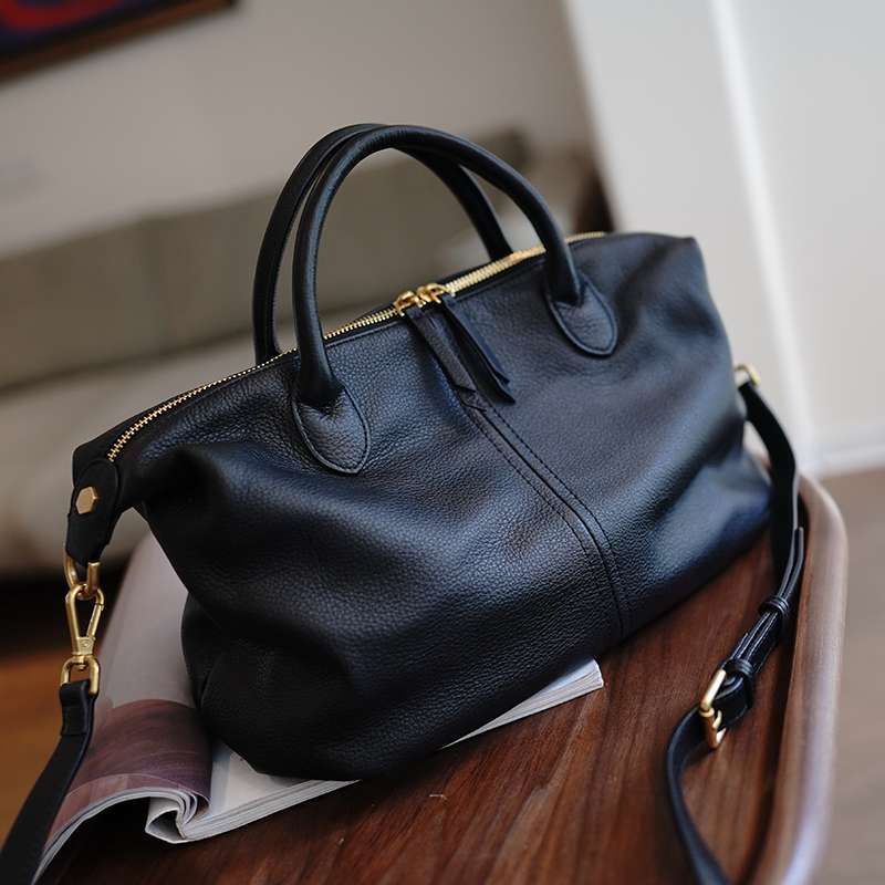 https://fulmo-img-server.com/lmc-leather-bag-store/60222ffe428f4ae29020fb3d9f9706c3.jepg