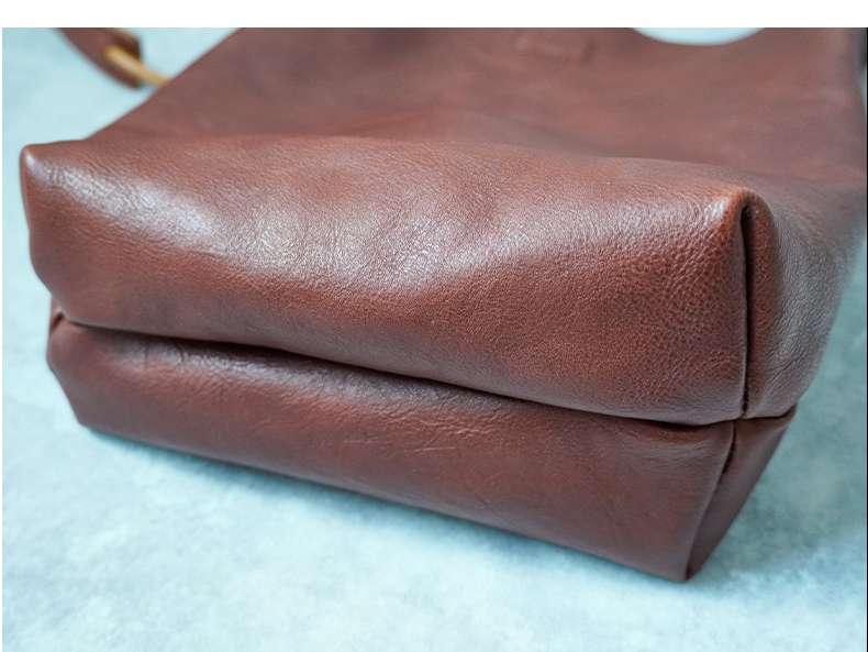 https://fulmo-img-server.com/lmc-leather-bag-store/617d6b4bd7c84e659f35a268bbb958c9.jepg