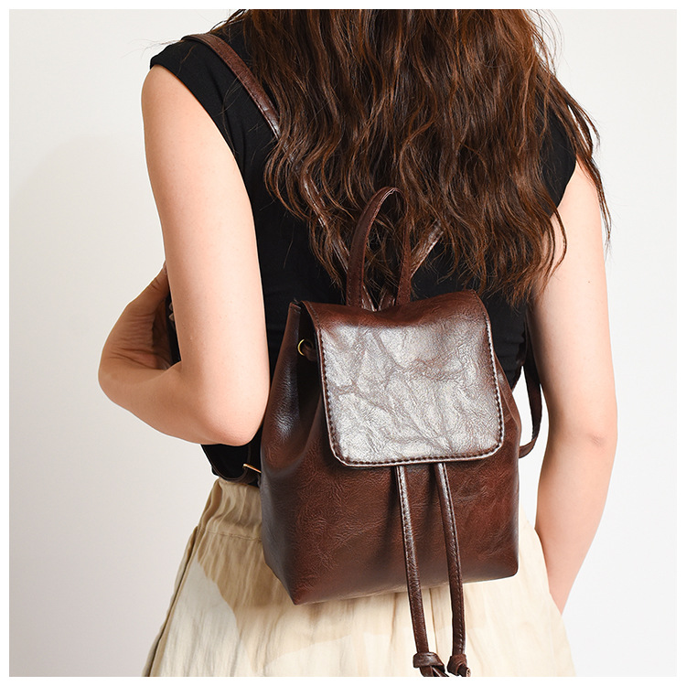 https://fulmo-img-server.com/lmc-leather-bag-store/624cddd0-c0e3-48c7-ae25-dedecd3ea6b3.jpg