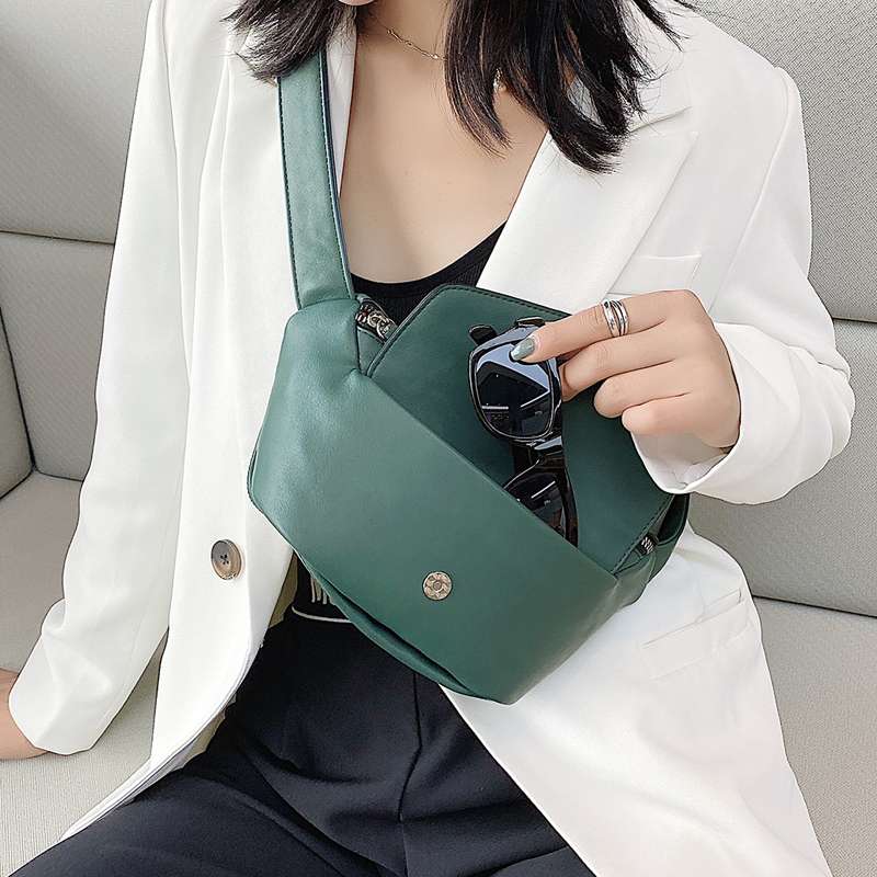 https://fulmo-img-server.com/lmc-leather-bag-store/69e0c41fe43a4fbeabd1deeaedd29972.jepg